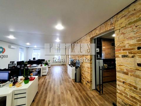 комерційна за адресою Полкова вул., 3