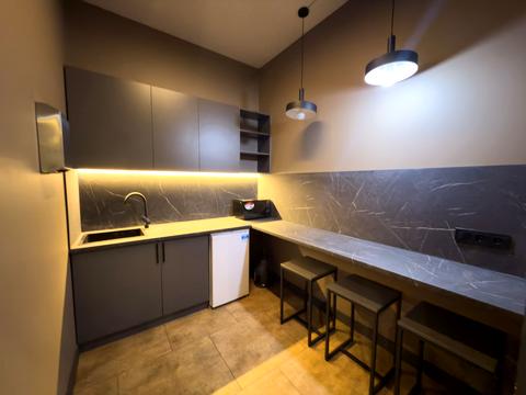 комерційна за адресою Жилянська вул., 68