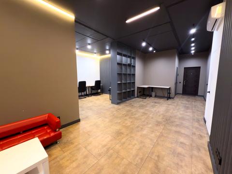 комерційна за адресою Жилянська вул., 68