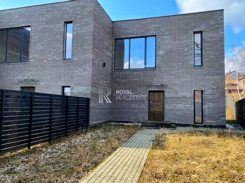 будинок за адресою Вишнева вул., 24