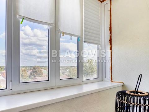 квартира за адресою Богатирська вул., 42