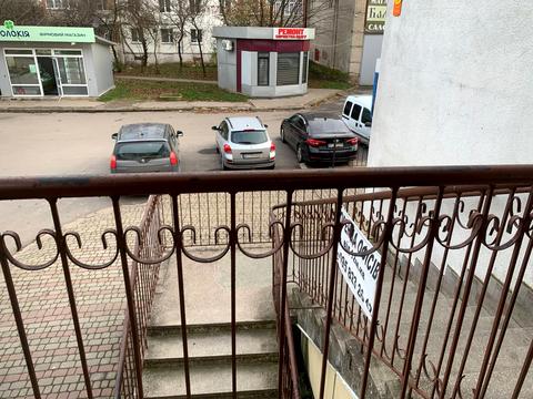 комерційна за адресою Василя Стуса вул., 13Б