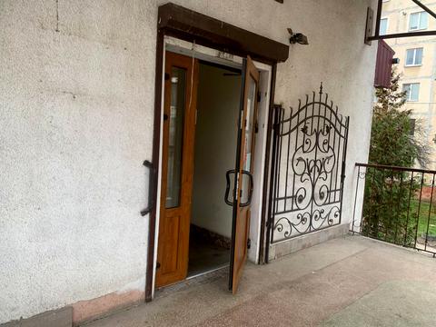комерційна за адресою Василя Стуса вул., 13Б