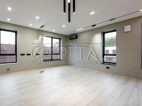 комерційна за адресою Київська вул., 10