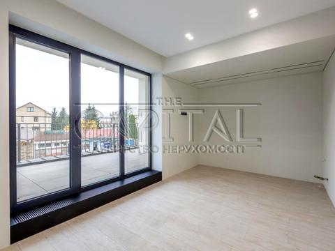 комерційна за адресою Київська вул., 10