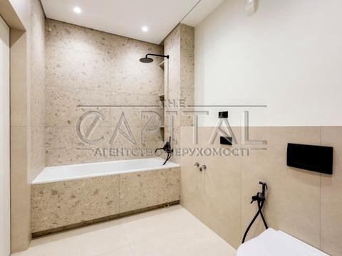 комерційна за адресою Київська вул., 10