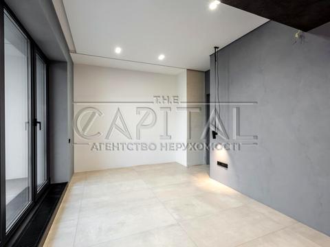 комерційна за адресою Київська вул., 10