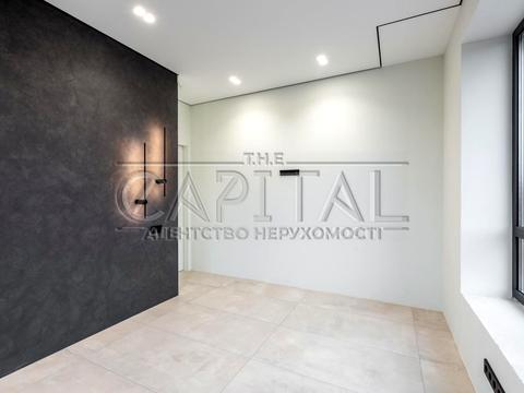 комерційна за адресою Київська вул., 10