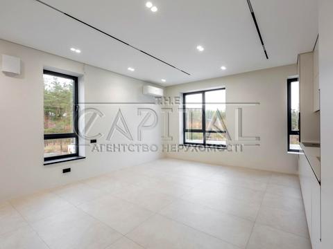 комерційна за адресою Київська вул., 10