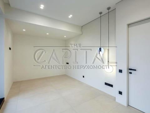 комерційна за адресою Київська вул., 10