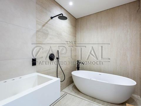 комерційна за адресою Київська вул., 10