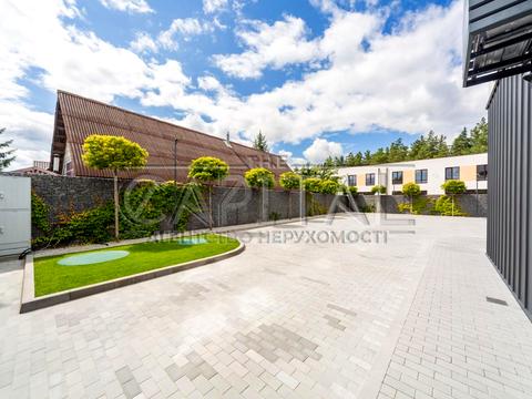 комерційна за адресою Київська вул., 10