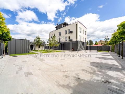 комерційна за адресою Київська вул., 10