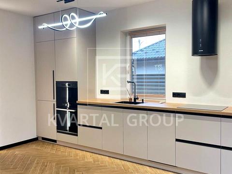 будинок за адресою Успішна, 10