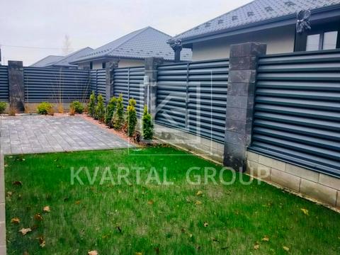 будинок за адресою Успішна, 10