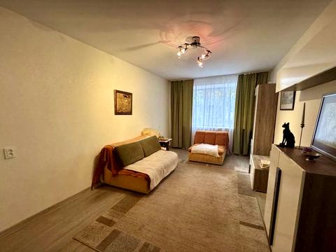 квартира за адресою Космонавтів вул., 122а