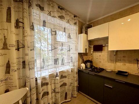 квартира за адресою Космонавтів вул., 122а