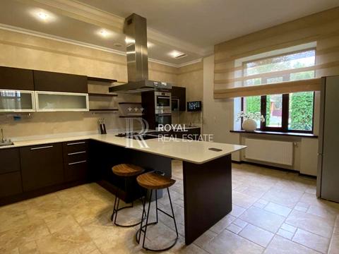 будинок за адресою с. Лісники, Кільцева вул., 2б