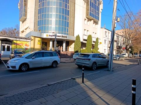 комерційна за адресою вул. Симона Петлюри, 28