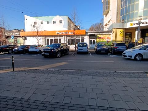 коммерческая по адресу Ровно, вул. Симона Петлюри, 28