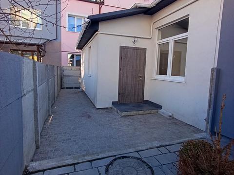 коммерческая по адресу Ровно, вул. Симона Петлюри, 28