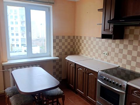 квартира за адресою Дарницький бульв., 8