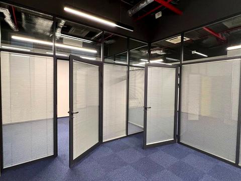 комерційна за адресою Степана Бандери просп. (Московський), 28-А