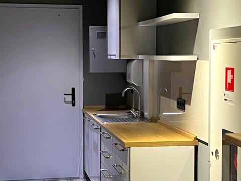 комерційна за адресою Степана Бандери просп. (Московський), 28-А