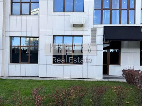 комерційна за адресою Андрія Верхогляда вул. (Михайла Драгомирова), 17-В