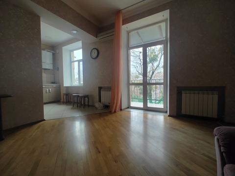 квартира за адресою Миколи Хвильового вул. (Маяковського), 15