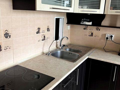 квартира за адресою Тролейбусна вул., 8