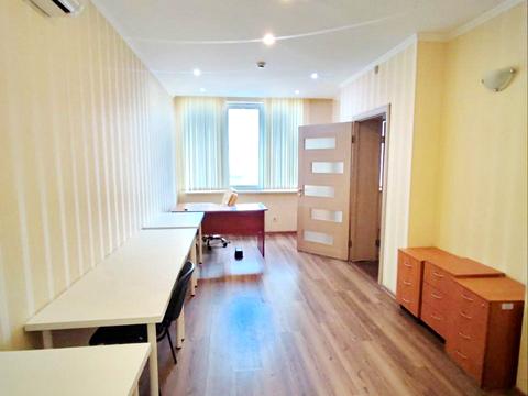 комерційна за адресою Жилянська вул., 97