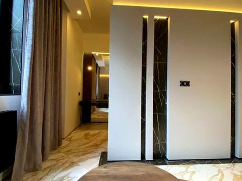 квартира за адресою Андрія Верхогляда вул. (Михайла Драгомирова), 14-А