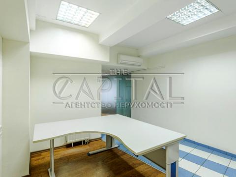 комерційна за адресою Березняківська вул., 29