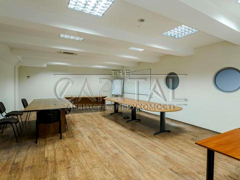 комерційна за адресою Березняківська вул., 29