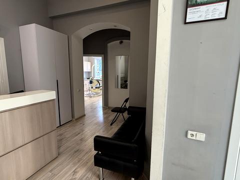 комерційна за адресою Миру просп., 4-А