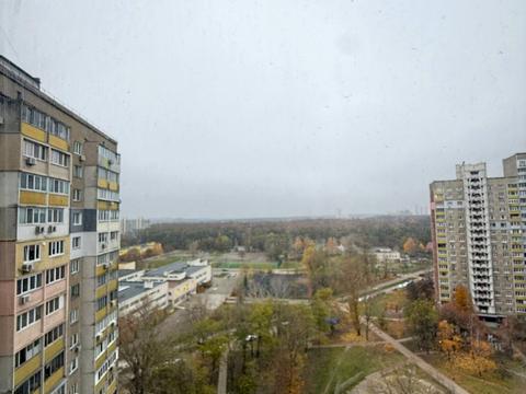 квартира за адресою Академіка Глушкова просп., 19