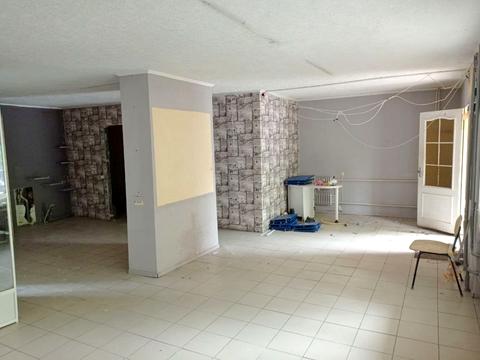 комерційна за адресою Робоча вул., 75