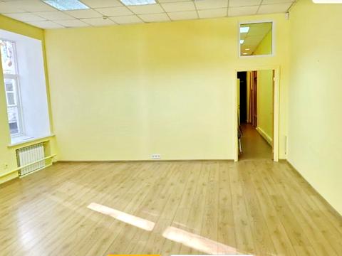 комерційна за адресою Богдана Хмельницького вул., 33/34