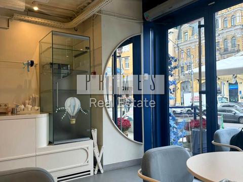 комерційна за адресою Басейна вул., 1/2