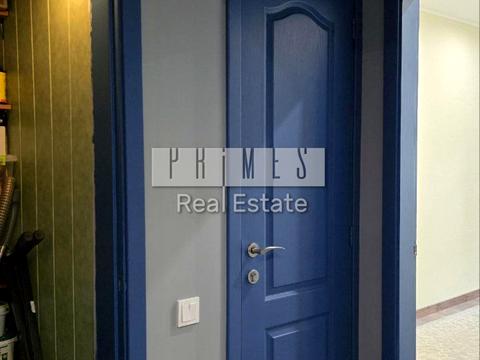 комерційна за адресою Будівельників вул., 1