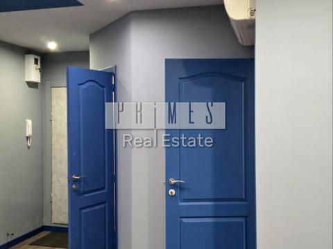 комерційна за адресою Будівельників вул., 1