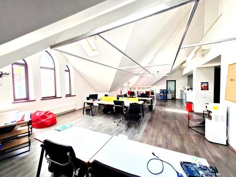 комерційна за адресою Воздвиженська вул., 40