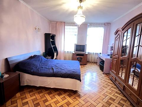 квартира по адресу Катерини Білокур ул., 6