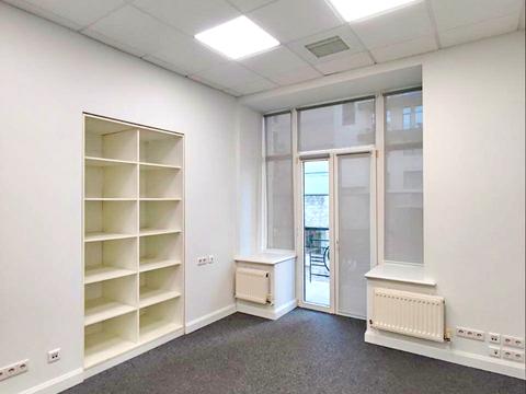 комерційна за адресою Богдана Хмельницького вул., 50