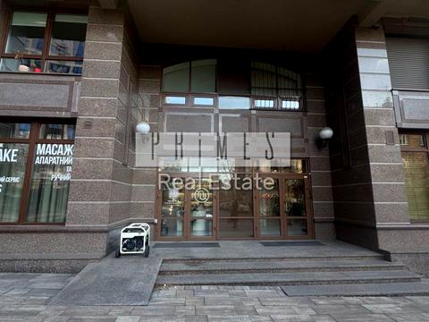 комерційна за адресою Золотоустівська вул., 30