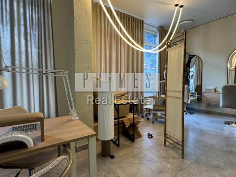 комерційна за адресою Золотоустівська вул., 30