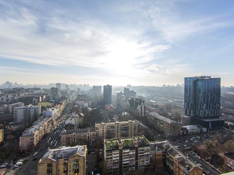 комерційна за адресою Саксаганського вул., 121