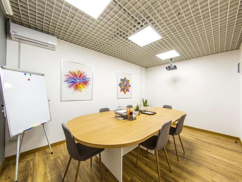 комерційна за адресою Саксаганського вул., 121