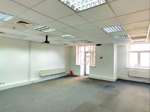 комерційна за адресою Богдана Хмельницького вул., 50